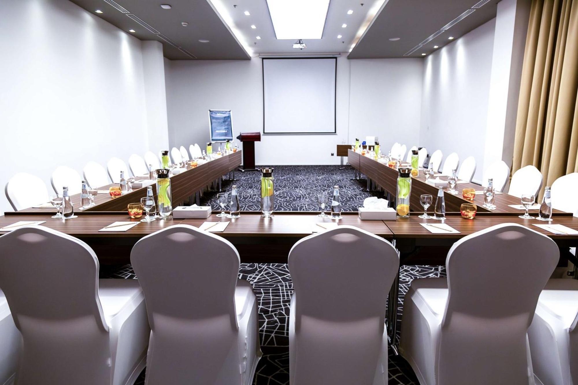 Radisson Hotel & Apartments Dammam Industrial City Luaran gambar