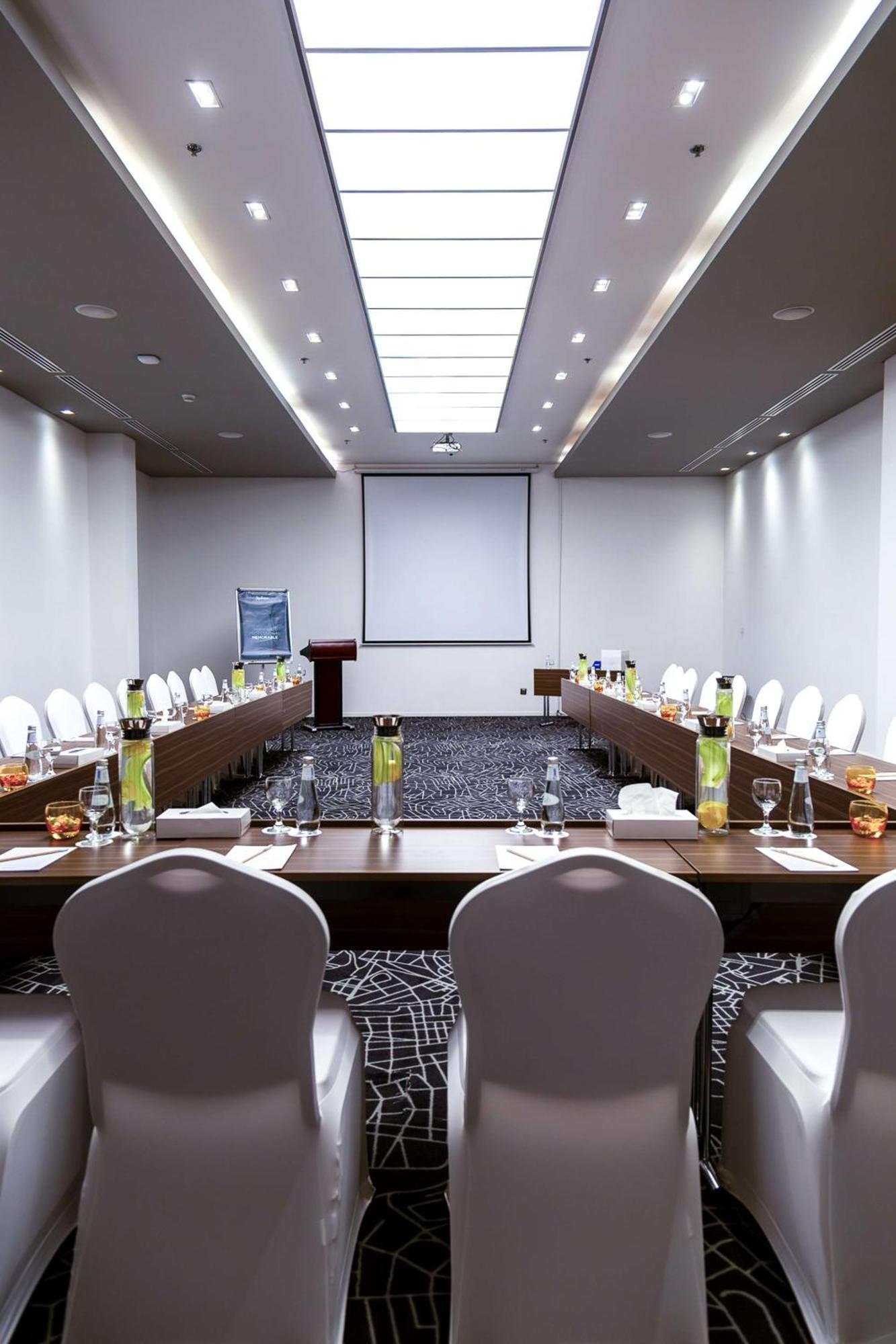Radisson Hotel & Apartments Dammam Industrial City Luaran gambar